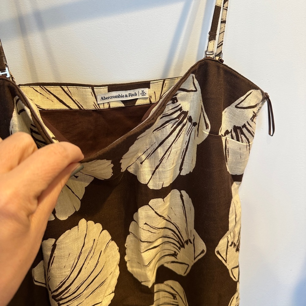 Abercrombie & Fitch Brown Mini Dress with Cream Shell Print - Picture 2 of 3